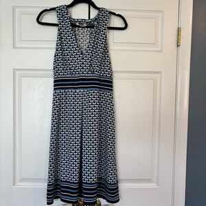 Max Studio Navy and White Sleeveless V-Neck Midi Dress with Geometric Design